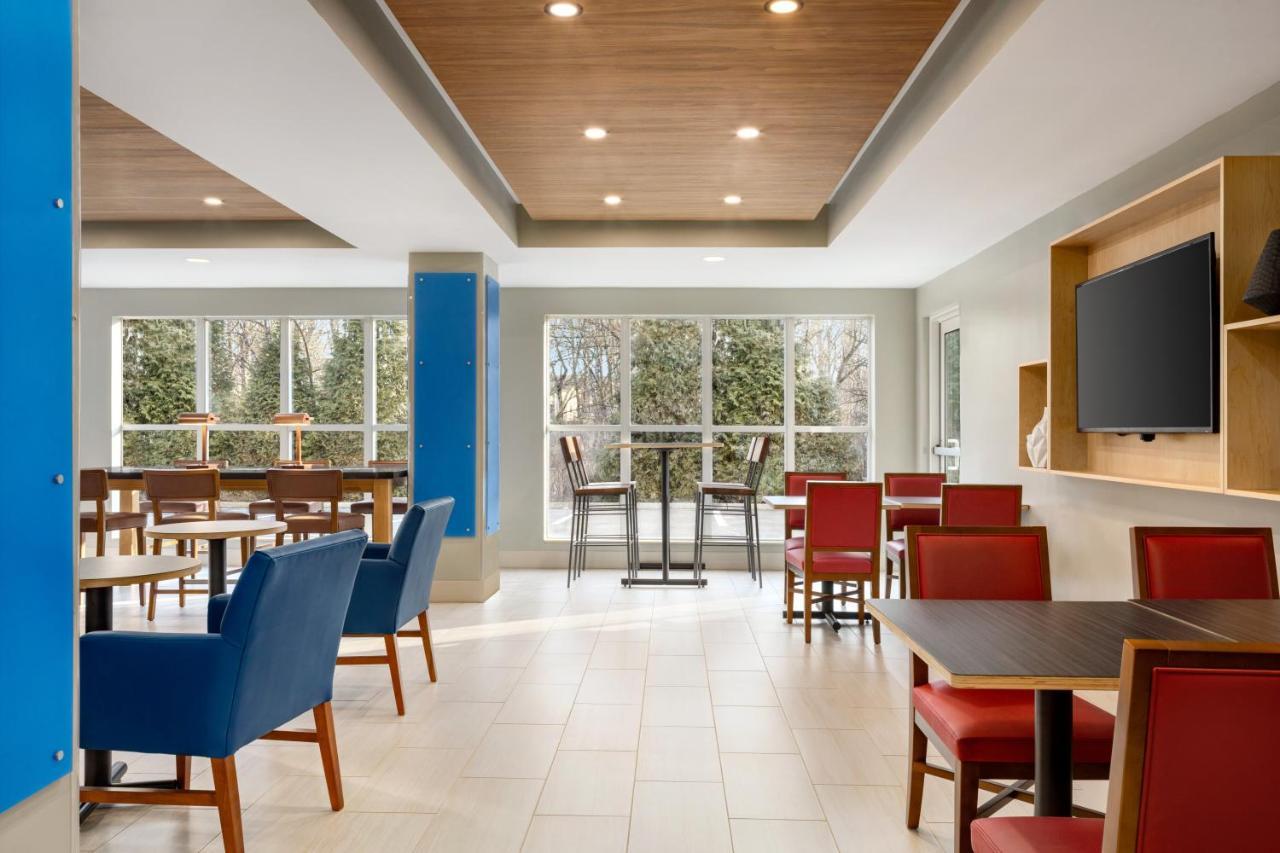 Holiday Inn Express & Suites Philadelphia - Mt Laurel By Ihg Mount Laurel Exterior foto